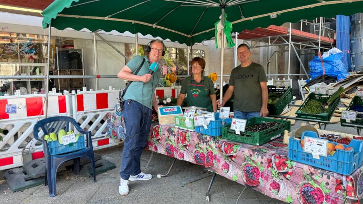 80er/90er Kieztour - Alex Schurig am Marktstand in Tempelhof (Quelle: rbb 88.8)