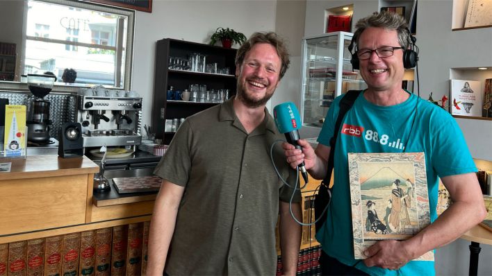 Alex mit Jens vom Café "Morgenstern" in Steglitz (Foto: rbb 88.8)